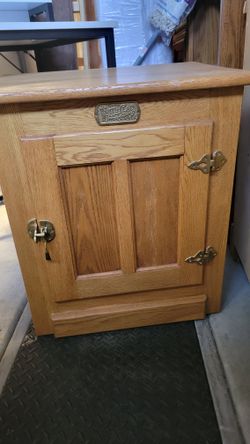 Night Stand/ Side Table