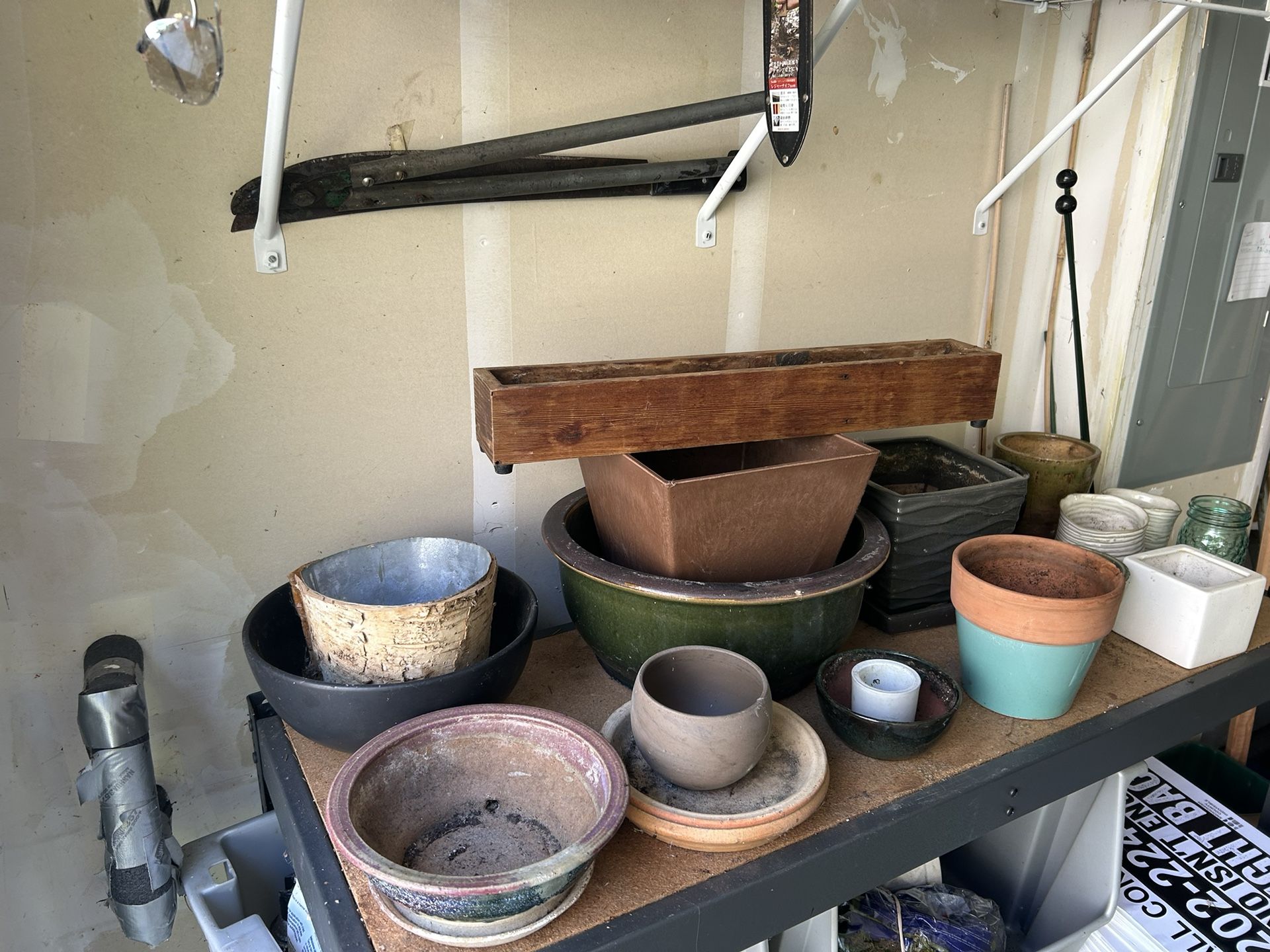 Free Indoor Outdoor Plant Pots