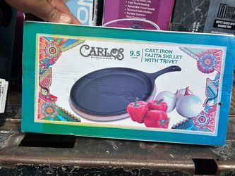 Carlos 9.5 in. Cast iron fajita skillet with Trivet