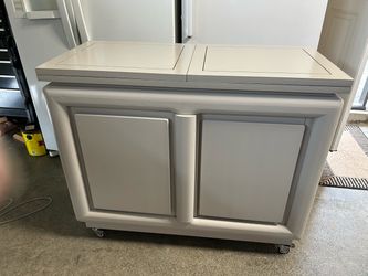 Server bar or kitchen roll cart
