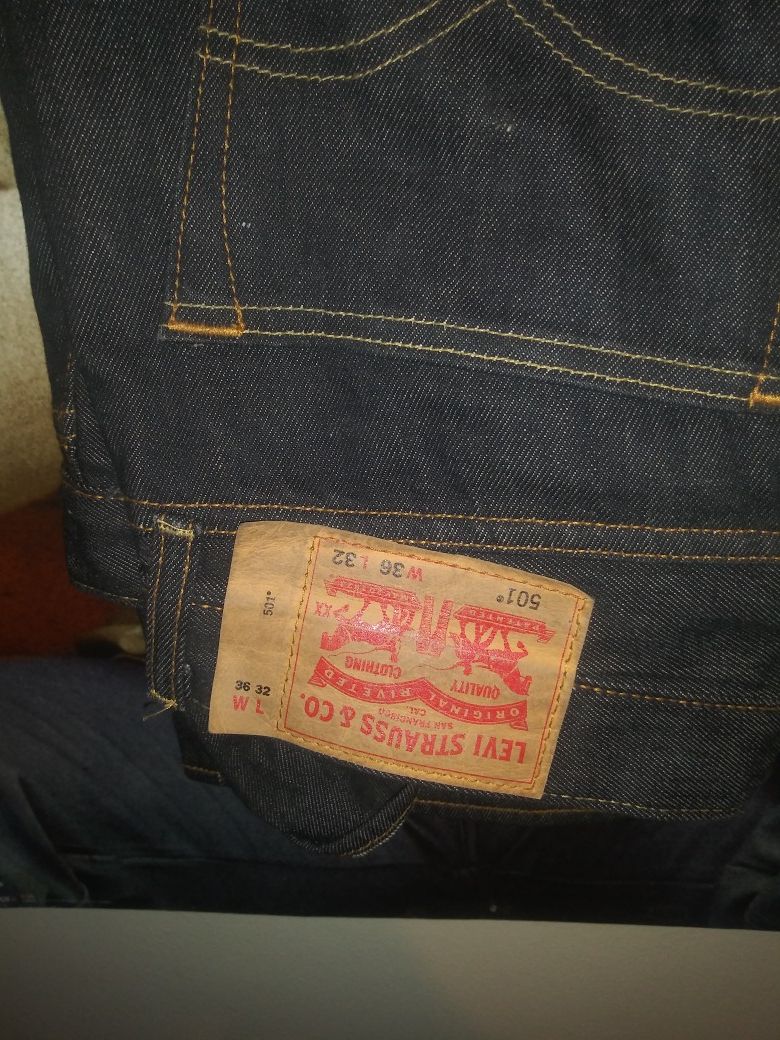 Mens levi jeans 36 x 32