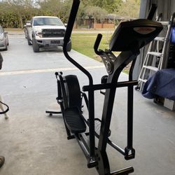 Life Fitness Elliptical Machine