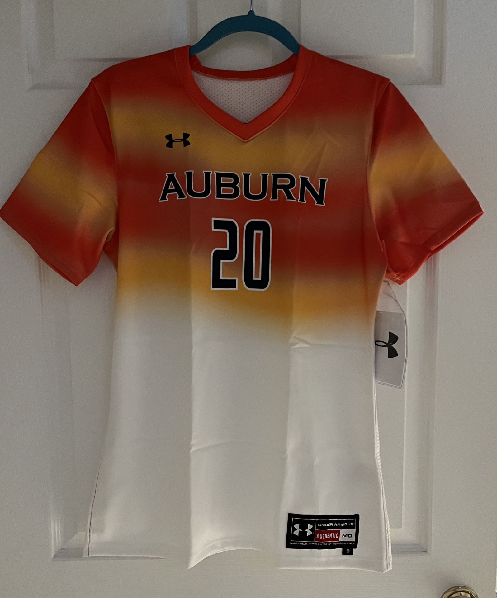 Under Armour Auburn Tigers V-Neck Softball Jersey Women's https://offerup.com/redirect/?o=TWVkLk9yYW5nZQ== #20 