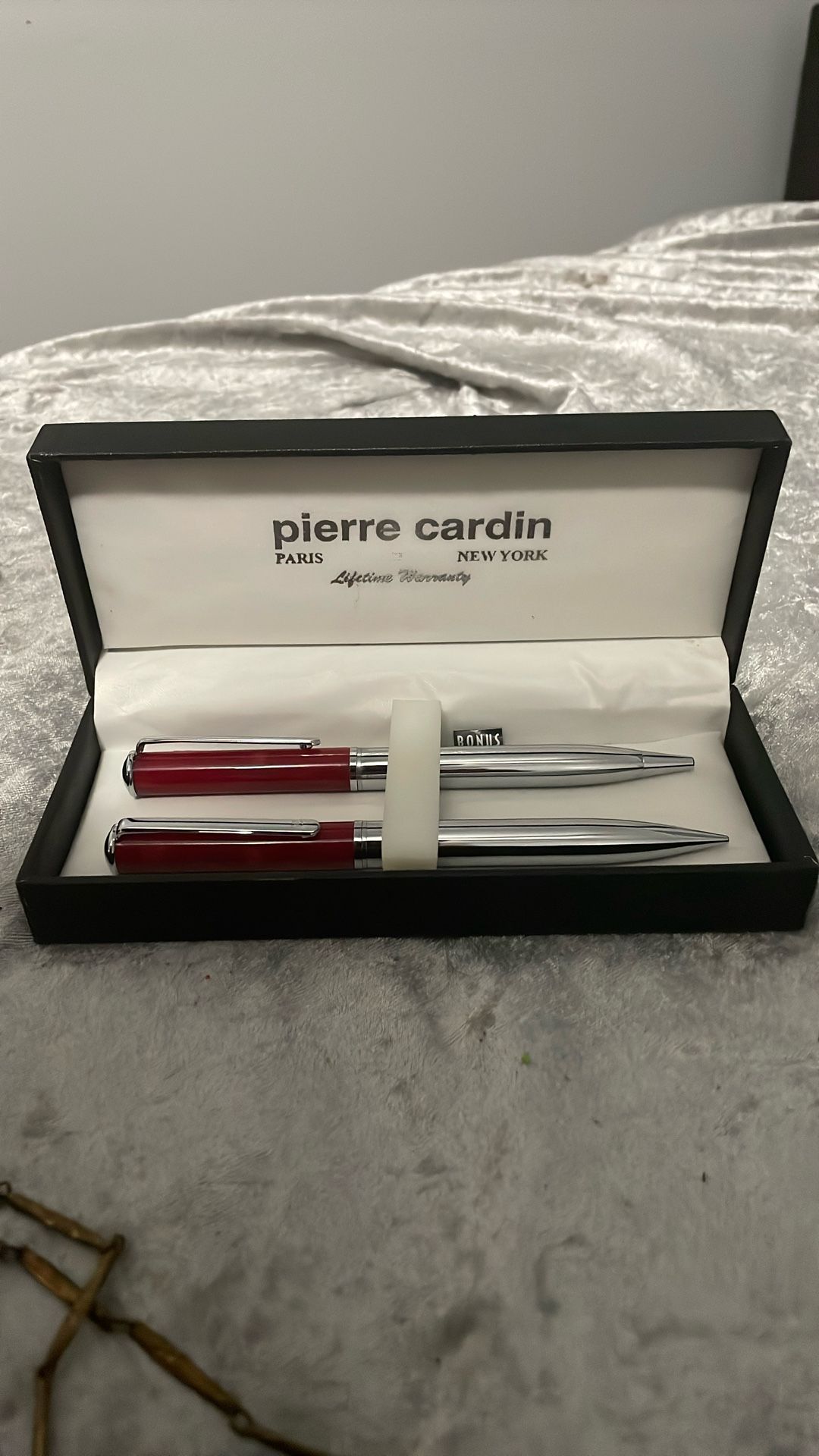 NEW**VINTAGE **PIERRE CARDIN**PEN & PENCIL SET **WITH CASE**