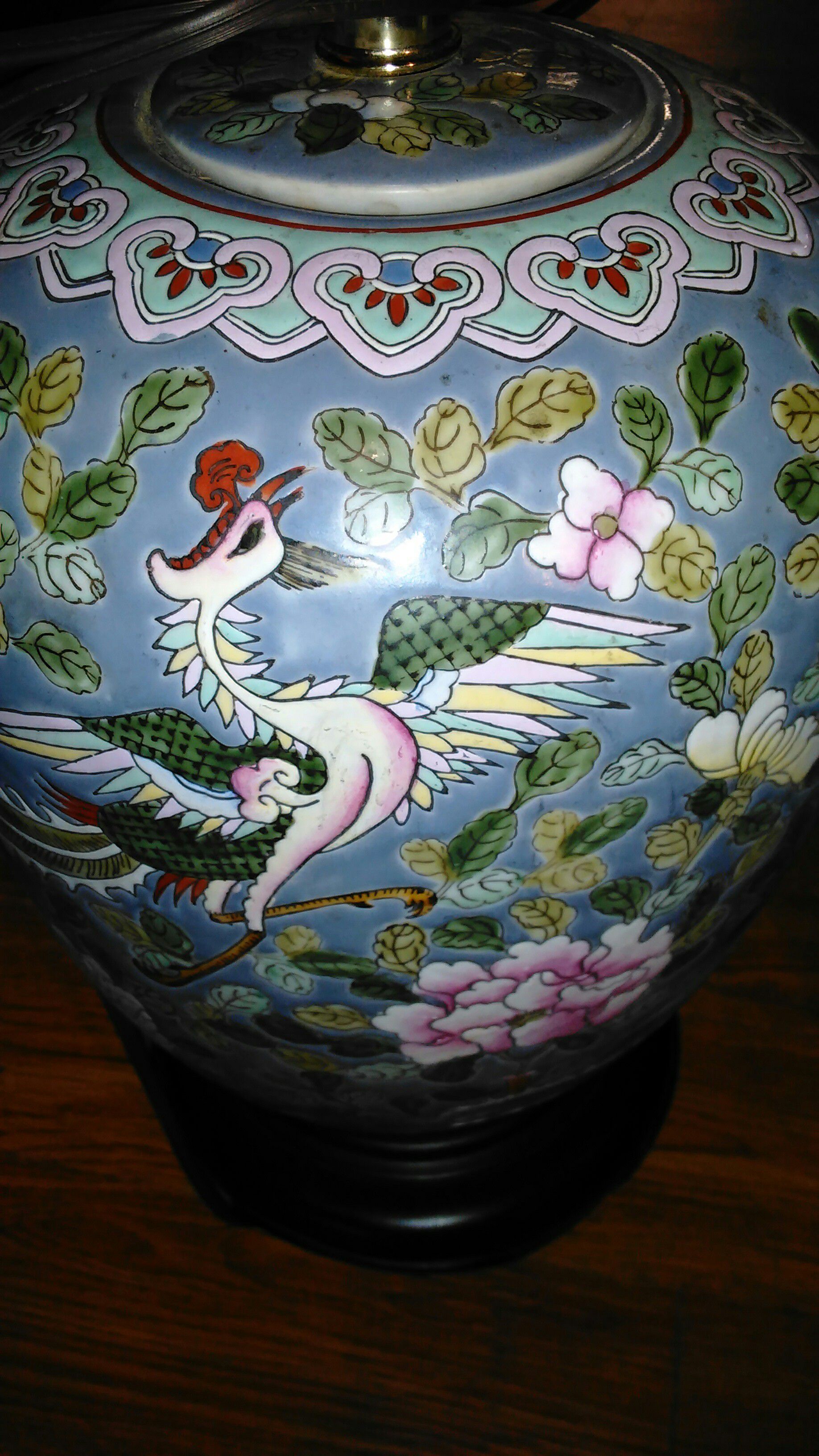 2 Perfect Vintage Oriental Porcelain Lamps