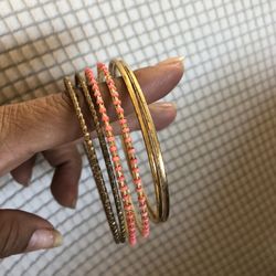 Bracelets 