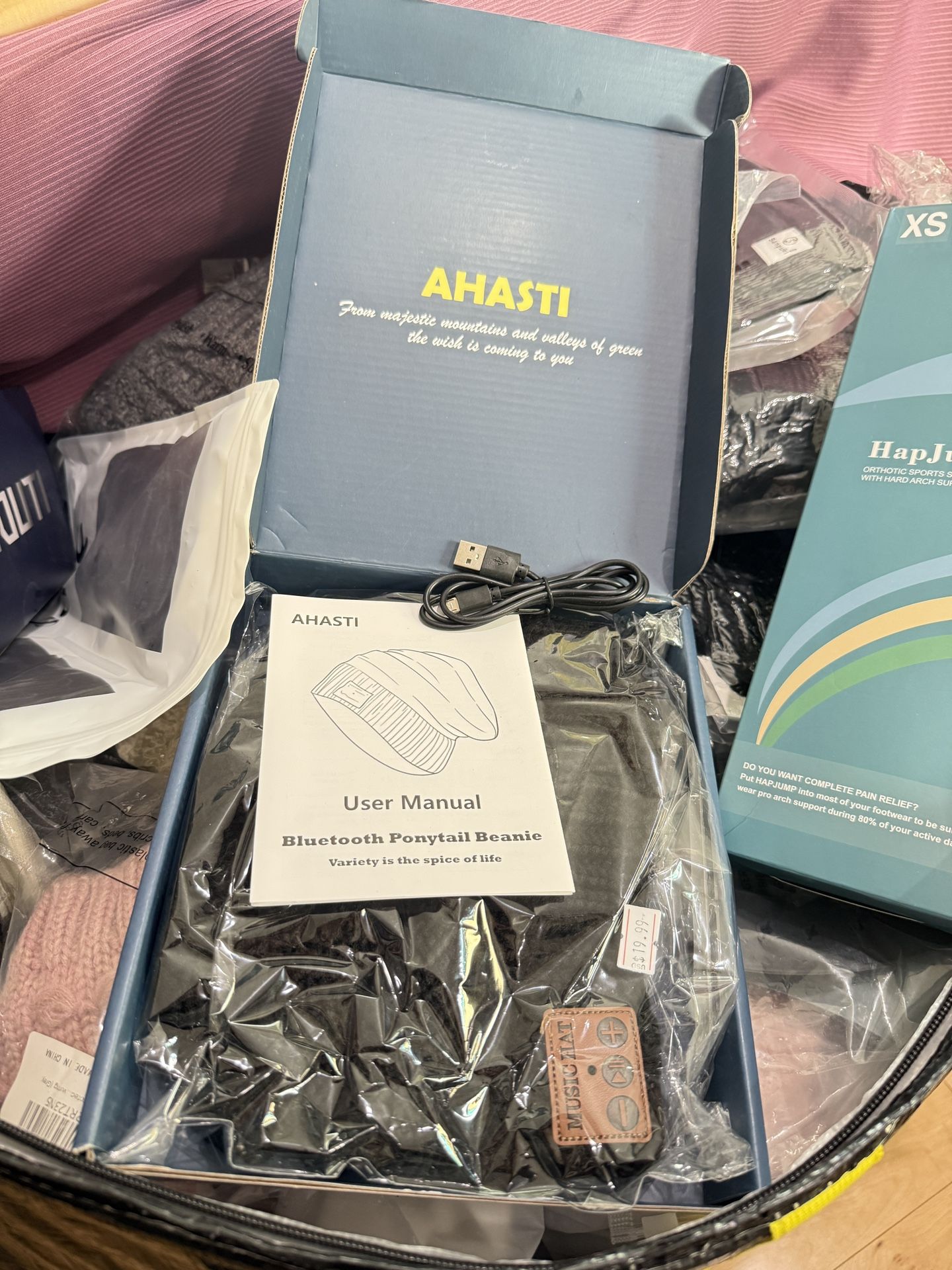 Brand New AHASTI Bluetooth Beanie for Women with Ponytail Hole, Gifts for Women Music hat Wireless Headphones, Womens Beanie Tech Gifts Girls-Black