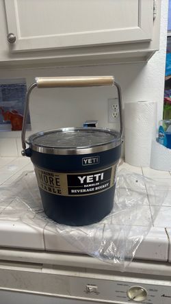 Yeti beverage bucket / Cooler