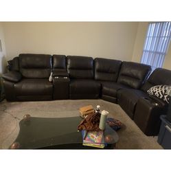 Moving Need gone By April 30th Must Be Able To Pick Up 3rd Floor