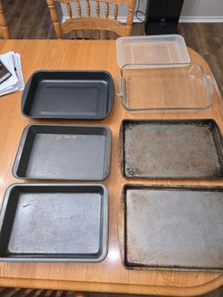 7-Piece Baker’s Baking Pan Set (Metal Sheets, Cake Pans, Glass Dish with Lid)