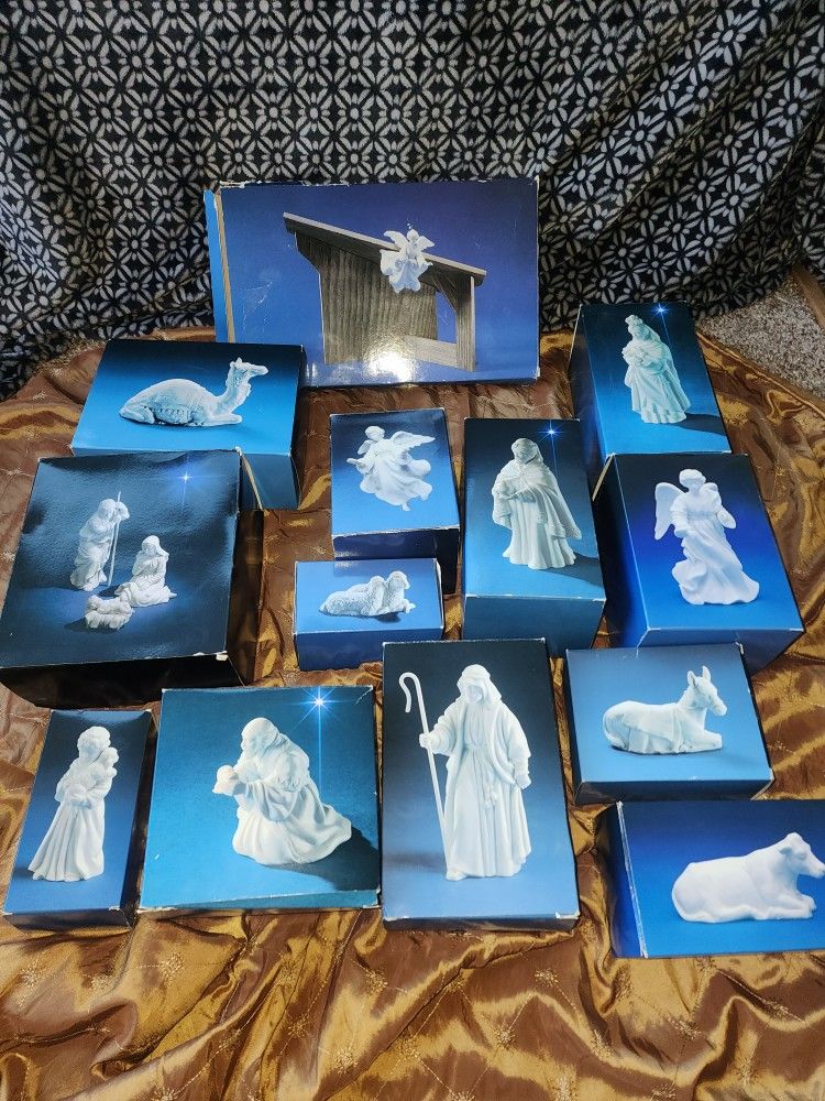 Avon Nativity Porcelain Christmas Figurines Lot Of 13 Boxes