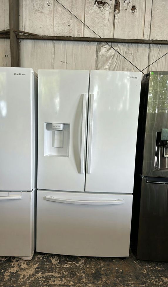 Samsung 3-Door Refrigerator (French Door Fridge) - Water Dispenser LED Lighting