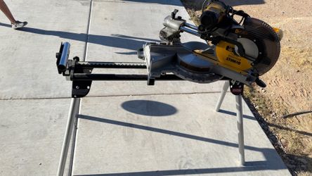 Dewalt DW718 Double Bevel Dual Compound Miter Saw