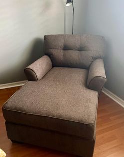 Almost new comfy chaise