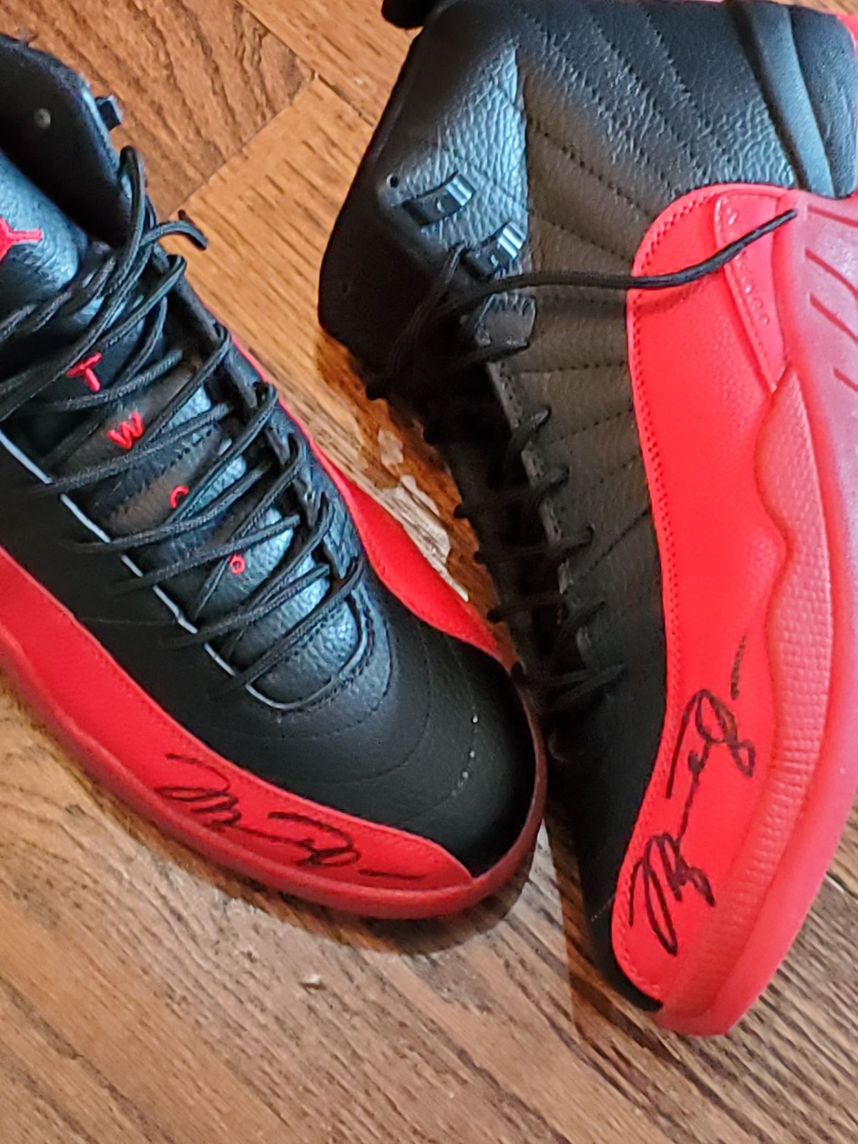 Autographed Chicago Bulls Michael Jordan Black Jordan XXIII