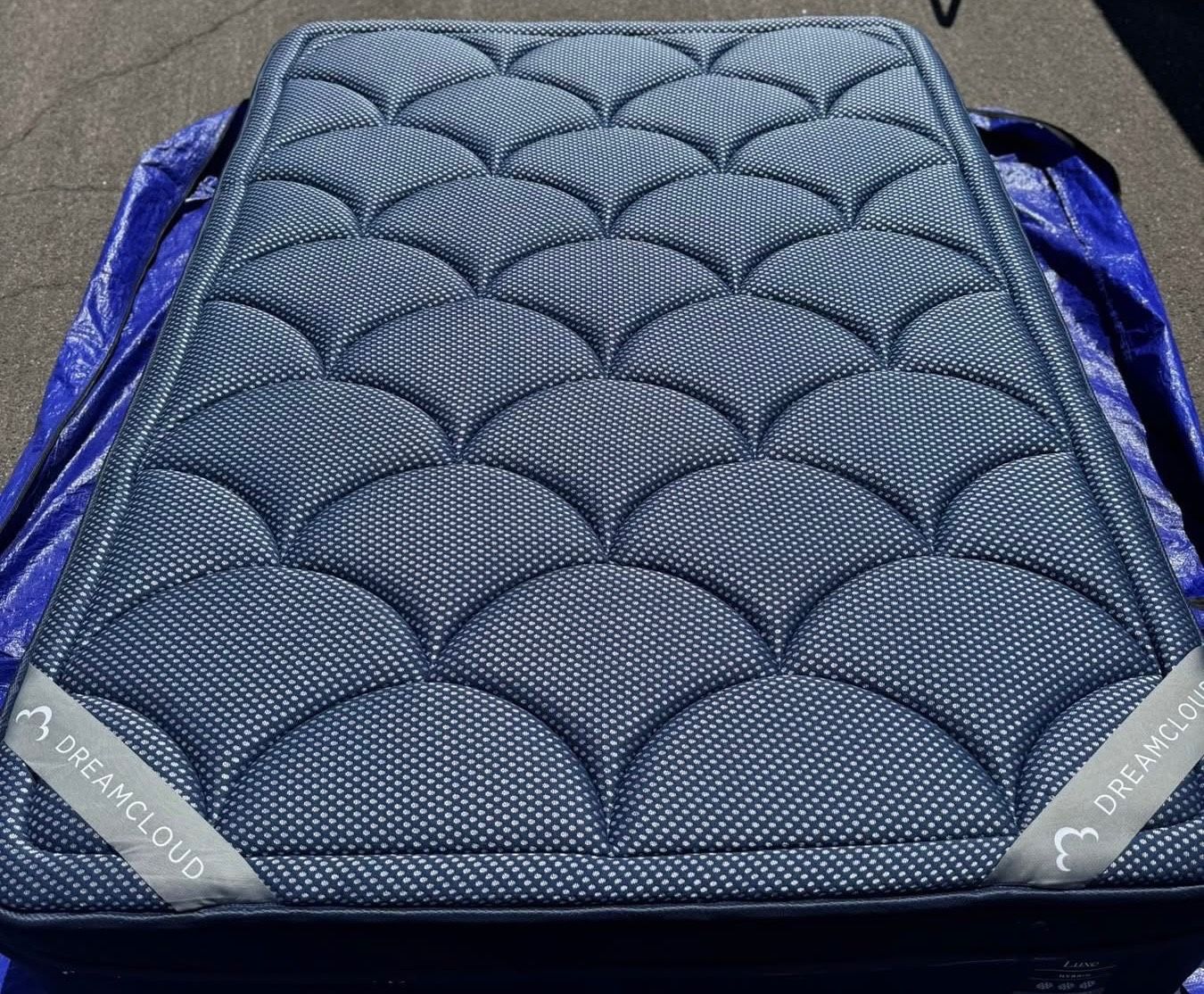 DreamCloud Luxe Hybrid Queen Mattress