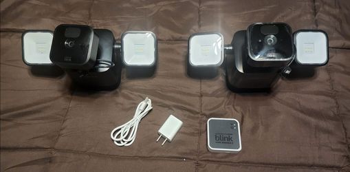 Blink Cameras, Flood Lights, & Camera Mounts 4 Sale...