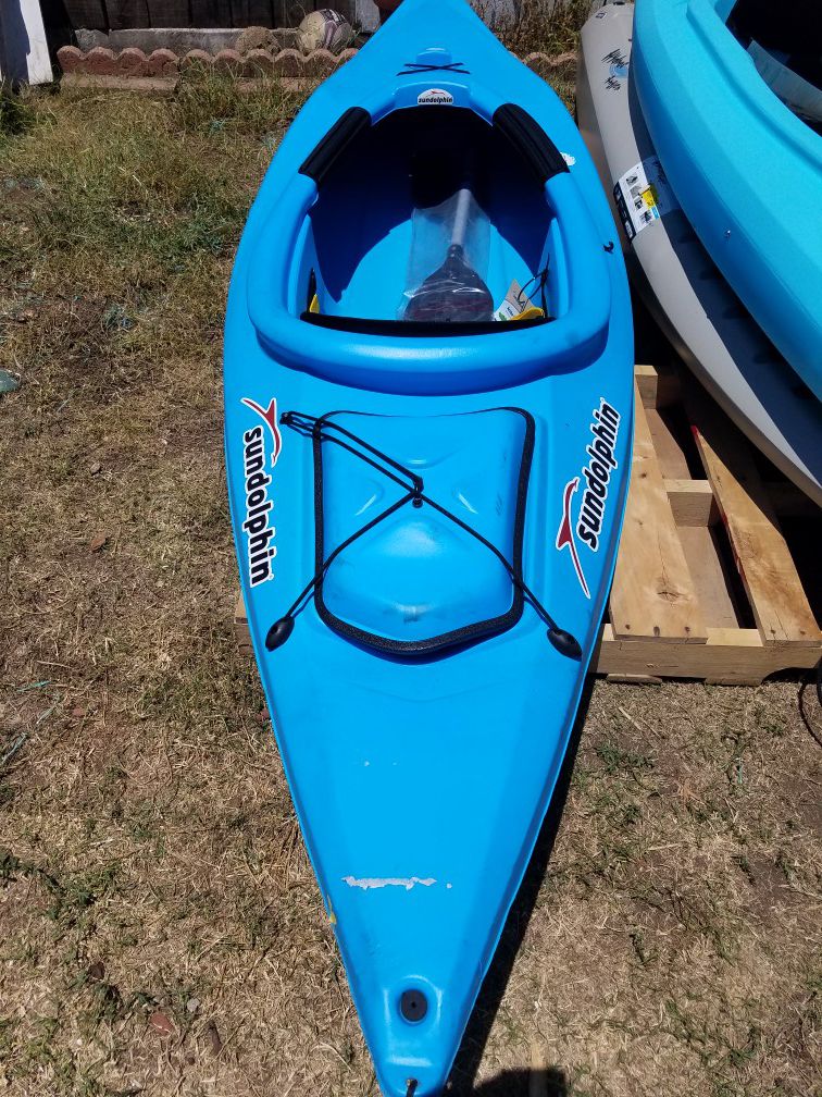 Sun Dolphin Aruba 10' Sit In Kayak Ocean, Paddle Included for Sale