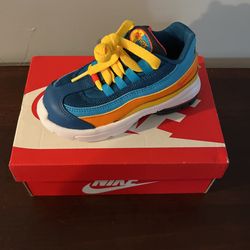 Nike Air Max + Interchangeable Shoelaces
