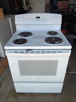 GE Stove/oven $150! Located in Sebastian