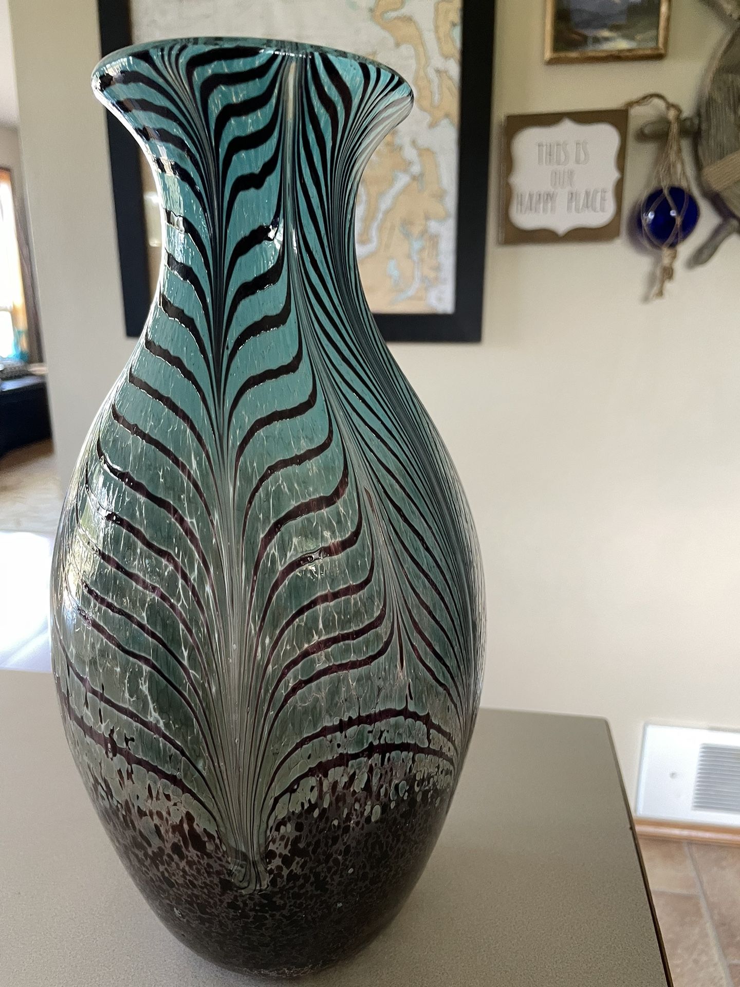 Beautiful🤩Bohemian Art Glass Vase 🏺 with pulled feather style unmarked  🦚