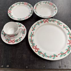 Christmas Ribbons Dinner Set