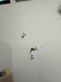 Pearl earrings