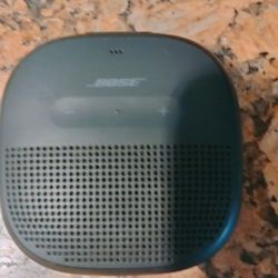 BOSE BLUETOOTH SPEAKER 