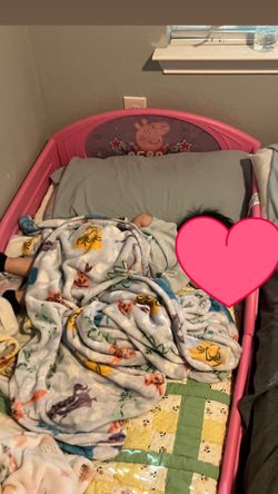 Toddler bed