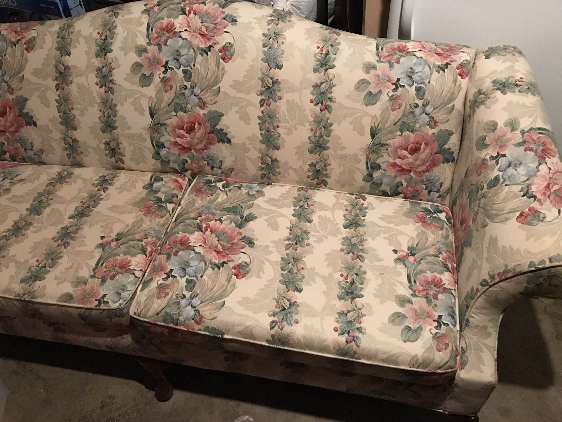 Beautiful sofa for sale