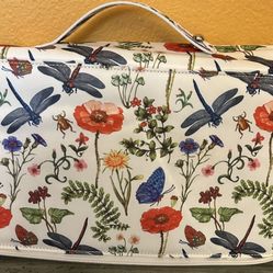 New Artist Colored Pencil Holder Case. 4 zippered areas. (Pencils Not Included)   Pretty case 