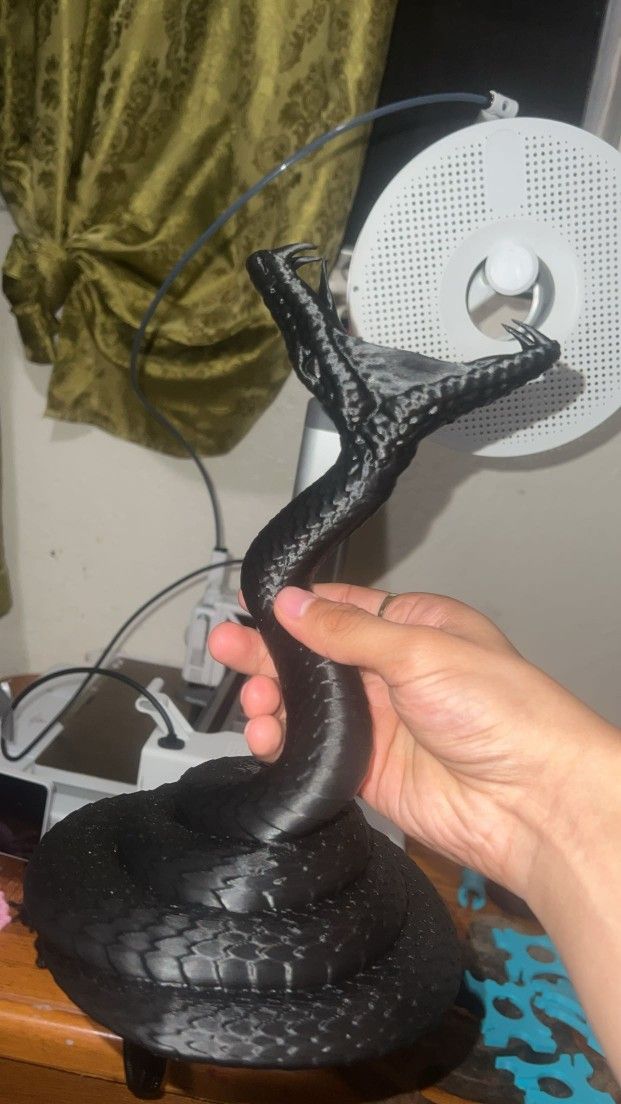 Cobra Headphone Stand