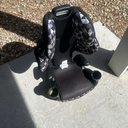 Car booster has some marks works good