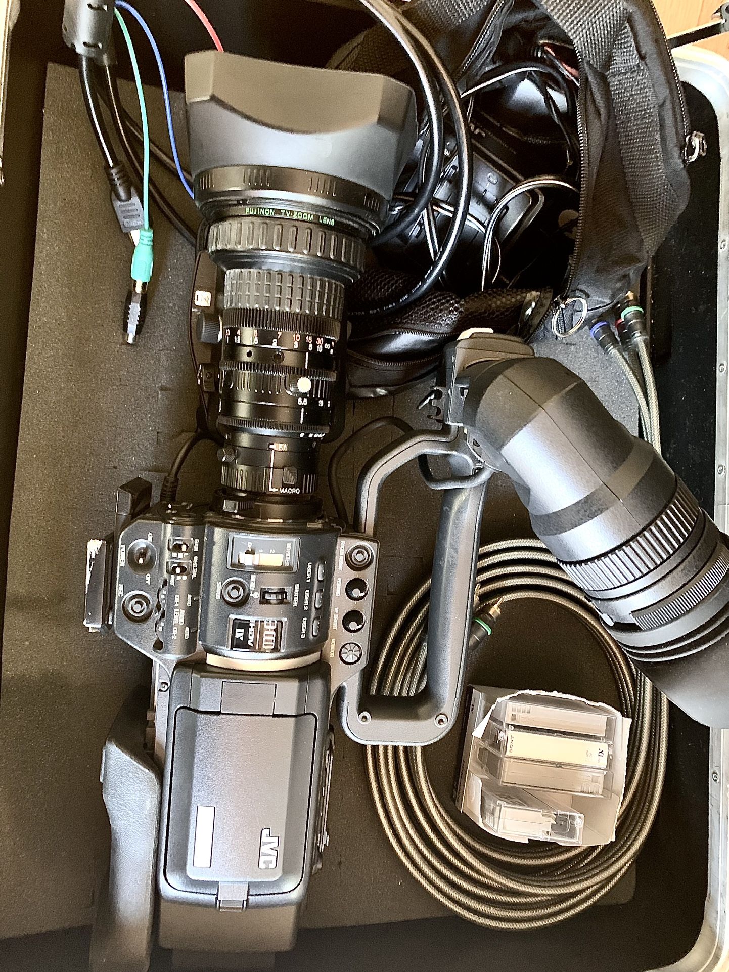 JVC GY-HD110U HD 3-CCD MiniDV Professional Camcorder with 16x ProHD Fujinon Lens