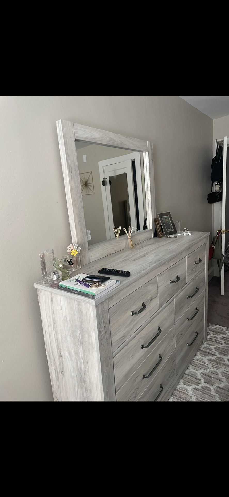 Mirror Dresser