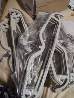 Box of brand new 60 hangers