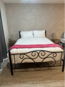 Queen bed & mattress