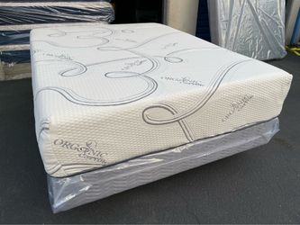 Cal King Organic Cooling Gel Hybrid Memory Foam Mattress!