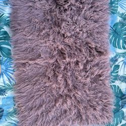 Newborn Photo Shoot Props: Rugs & Swaddles