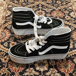 Icons
Sk8 Hi
Sk8-Hi Tapered Platform Shoe