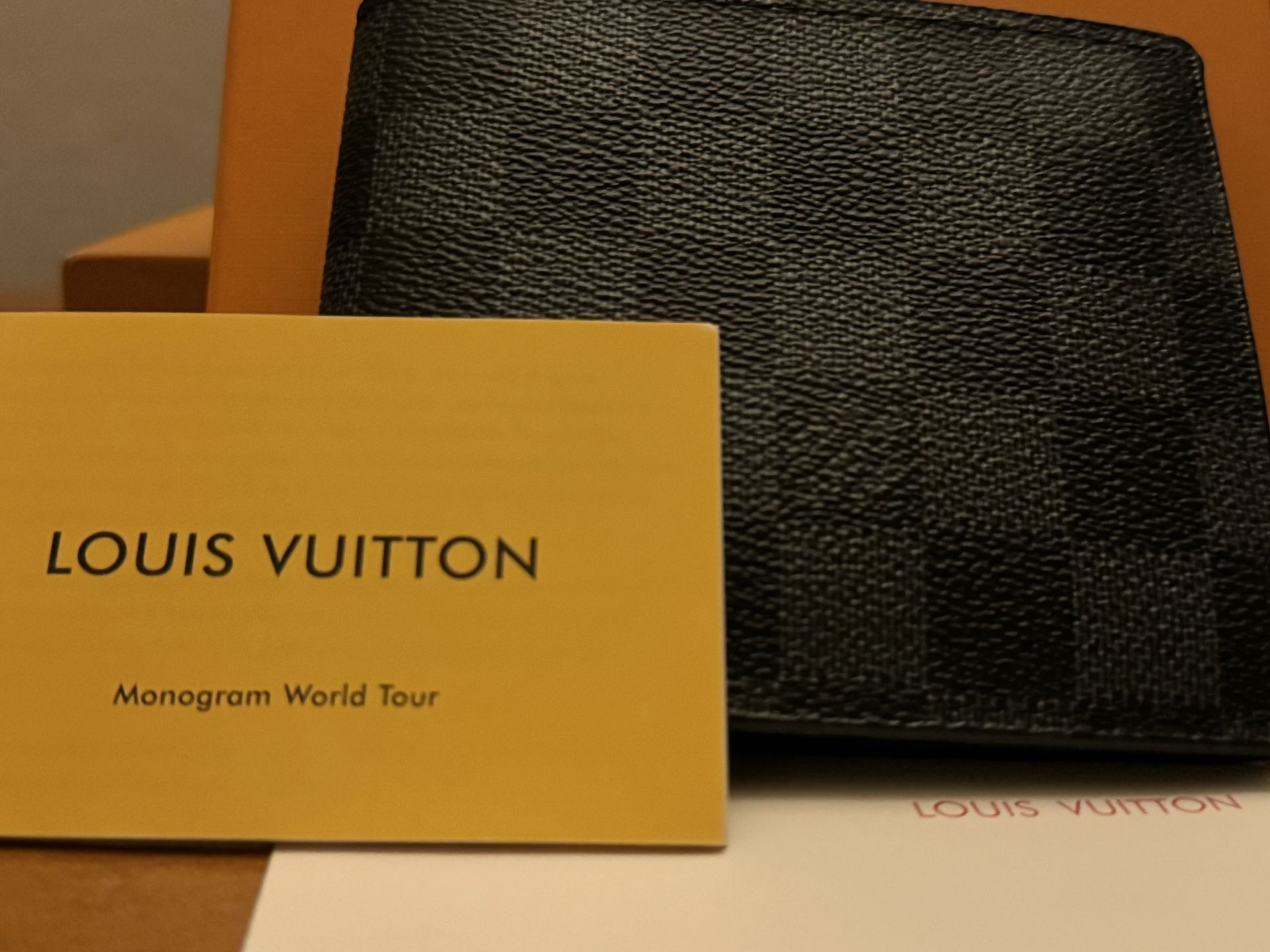 LV Monochrome Men’s Wallet 