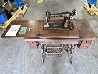 Antique Singer Model 66 Treadle Sewing Machine & Cabinet — 1911 — Fully Functional