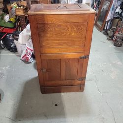 Ice Box Vintage 