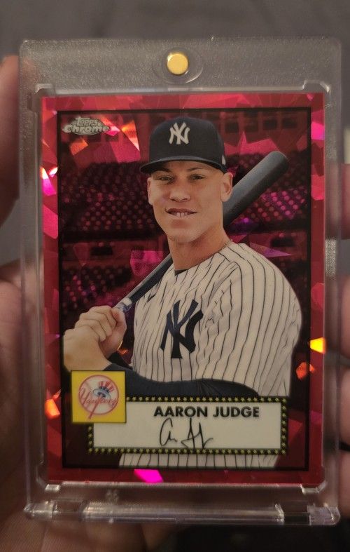 Aaron Judge 2021 Topps
Chrome Anniversary Red Atomic
Refractor 90/100 #142