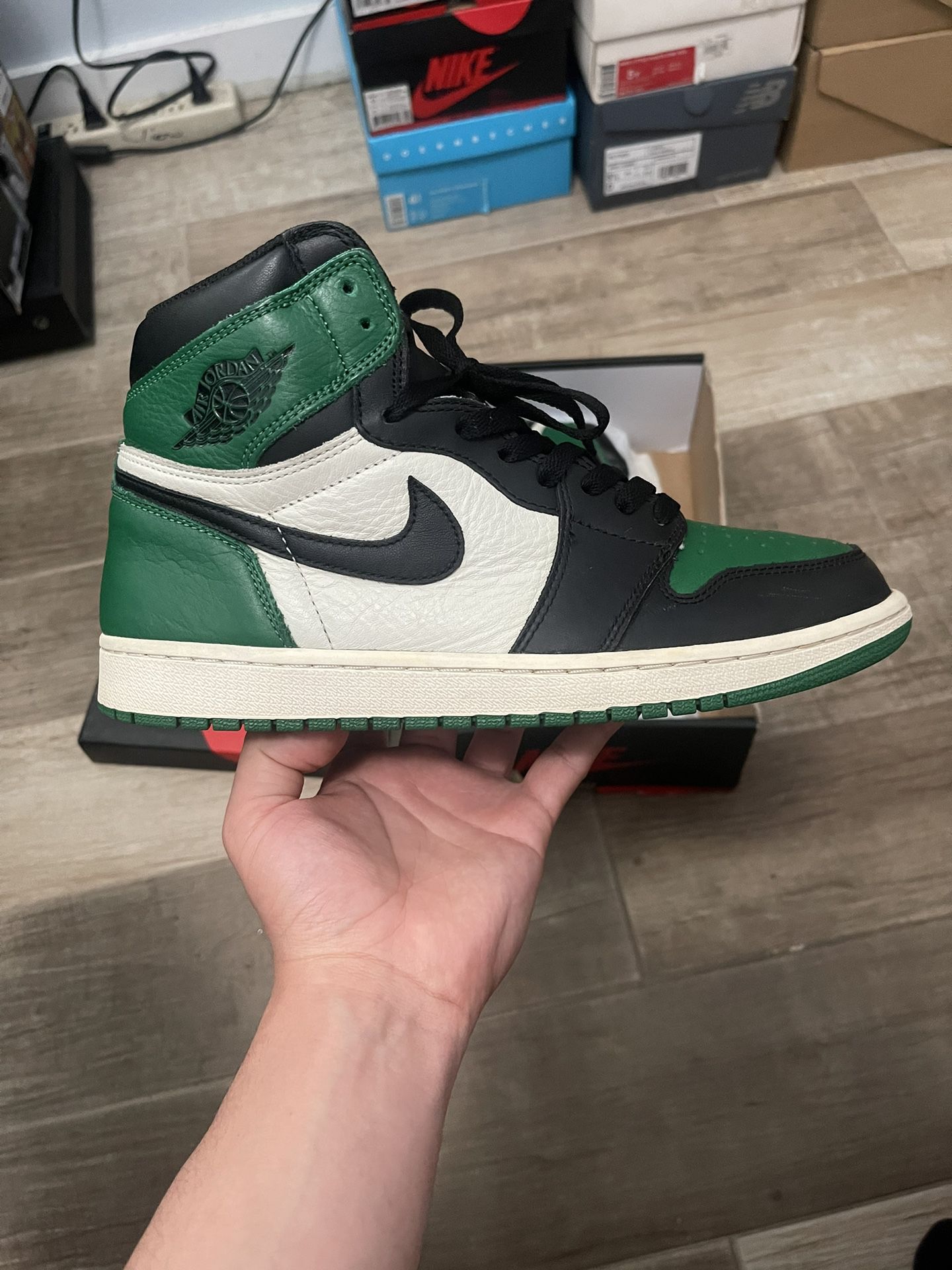 Air Jordan 1 “Pine Green” Size 10.5