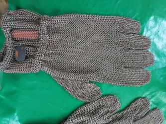 Stainless steel gloves.