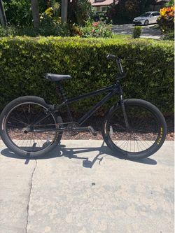 All black 24 inch so cal flyer