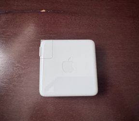 96W USB-C Power Adapter