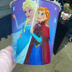 Frozen mini trashcan