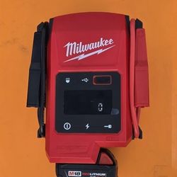 Milwaukee M18 HOTSHOT Jump Starter + XC 5.0 Battery
